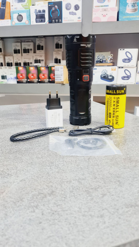 چراغ قوه اسمال سان مدل ZY-T301 با برد 900 متر